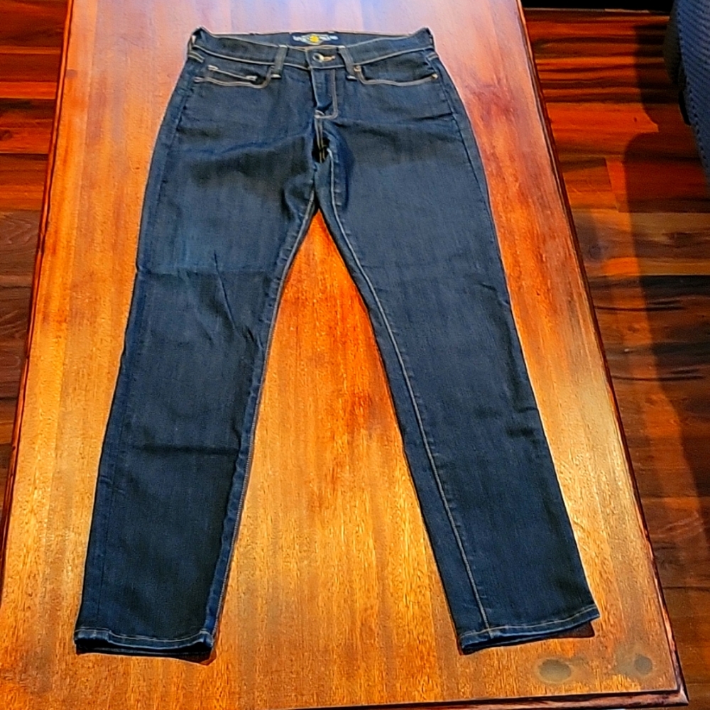 Womens size 4/27 Lucky Skinny Jeans.